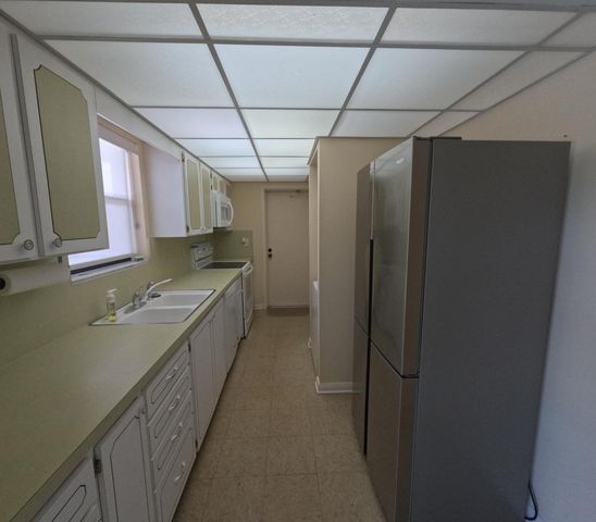 20 SE Turtle Creek Drive Apt F, Tequesta, FL 33469