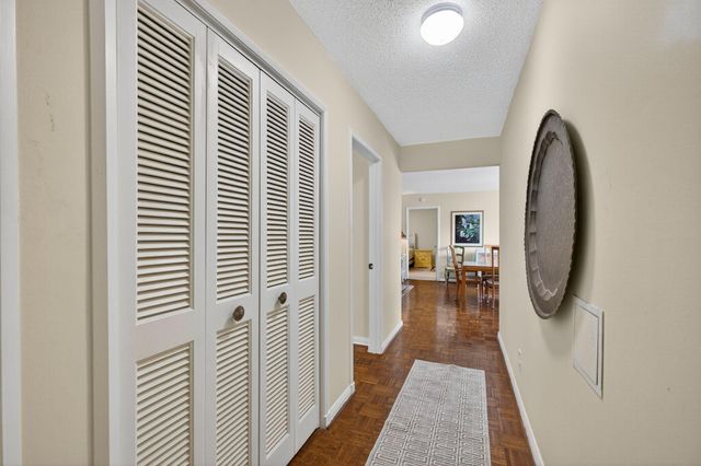 20 SE Turtle Creek Drive Apt F, Tequesta, FL 33469