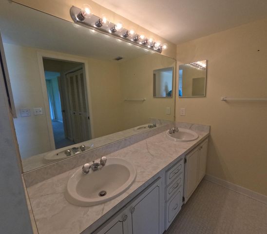 20 SE Turtle Creek Drive Apt F, Tequesta, FL 33469