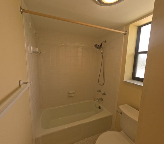 20 SE Turtle Creek Drive Apt F, Tequesta, FL 33469