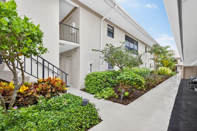20 SE Turtle Creek Drive Apt F, Tequesta, FL 33469