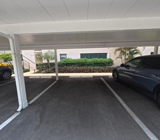 20 SE Turtle Creek Drive Apt F, Tequesta, FL 33469