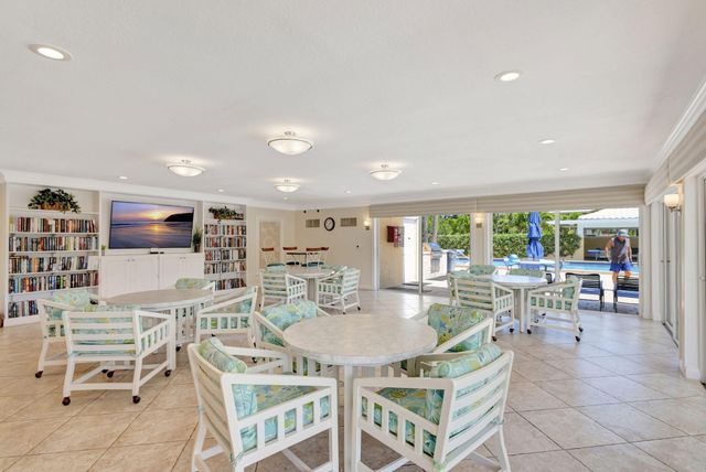 20 SE Turtle Creek Drive Apt F, Tequesta, FL 33469