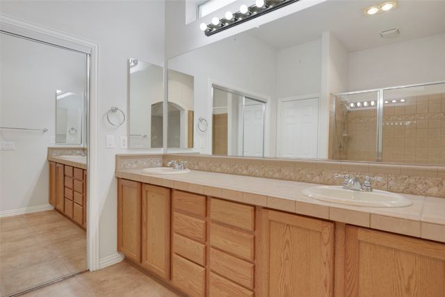 10009 Hanford Drive, Denton, TX 76207