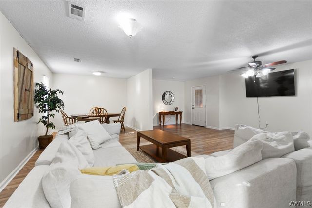 17722 Buckhorn, Northport, AL 35475