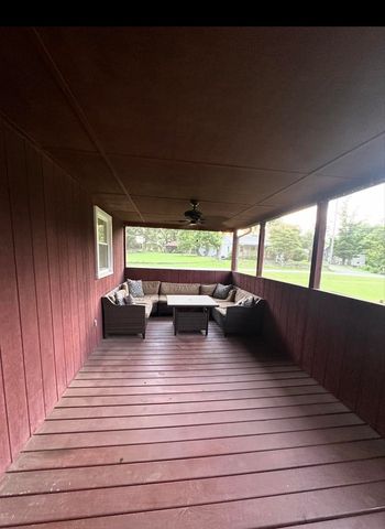 115 1st St, Monteagle, TN 37356