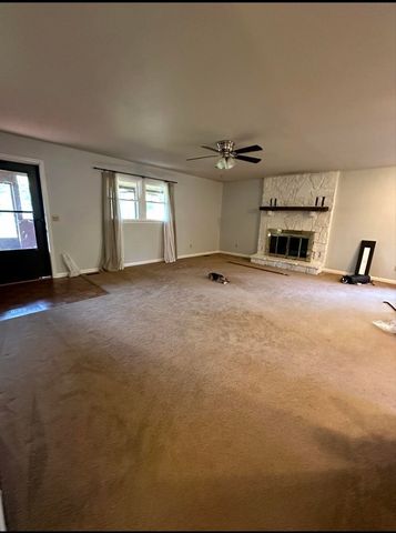 115 1st St, Monteagle, TN 37356