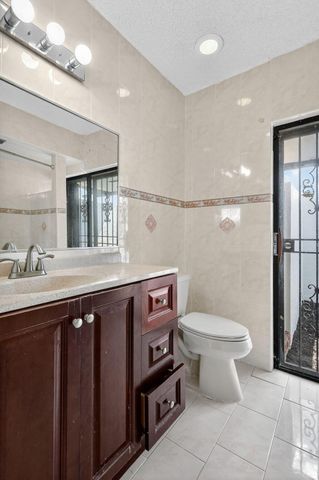 19811 W Oakmont Drive, Hialeah, FL 33015