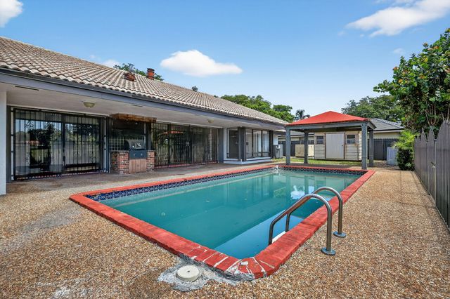 19811 W Oakmont Drive, Hialeah, FL 33015