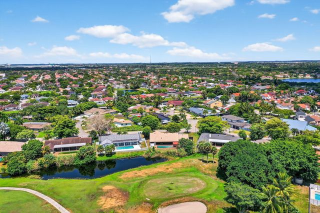 19811 W Oakmont Drive, Hialeah, FL 33015