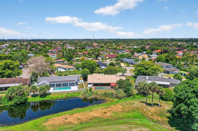 19811 W Oakmont Drive, Hialeah, FL 33015