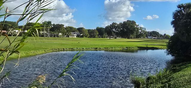 19811 W Oakmont Drive, Hialeah, FL 33015