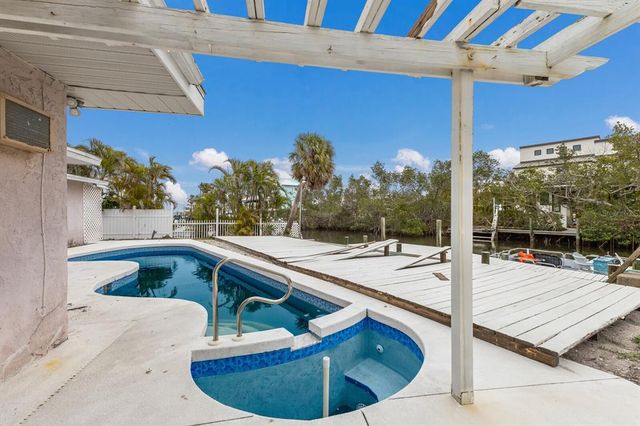 507 59TH STREET, Holmes Beach, FL 34217