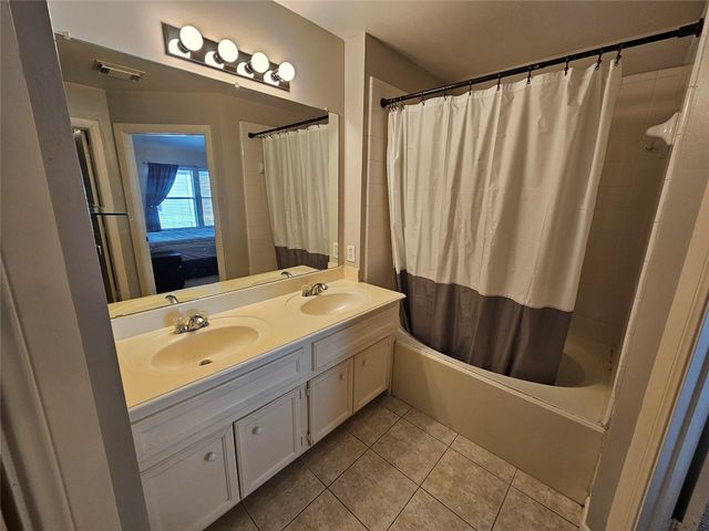 1271 W 17th Street, Houston, TX 77008