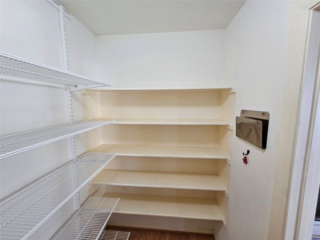 1271 W 17th Street, Houston, TX 77008