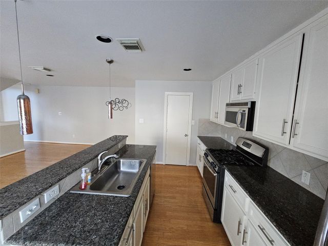 1271 W 17th Street, Houston, TX 77008