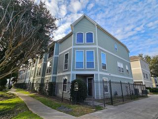 1271 W 17th Street, Houston, TX 77008