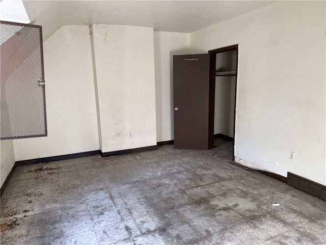 600 Oakwood St, Homewood Brushton, PA 15208