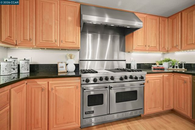 216 Royal Saint Ct, Danville, CA 94526