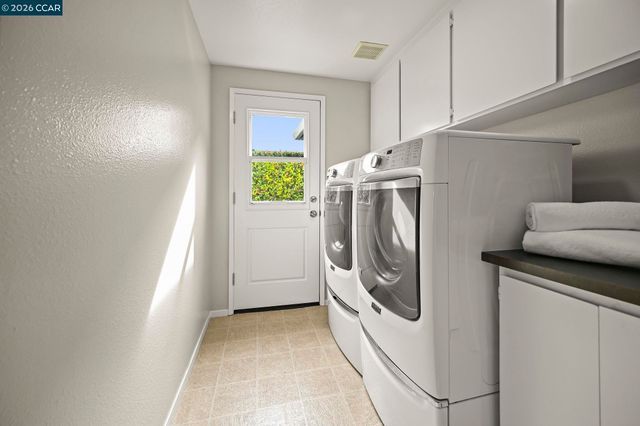 216 Royal Saint Ct, Danville, CA 94526