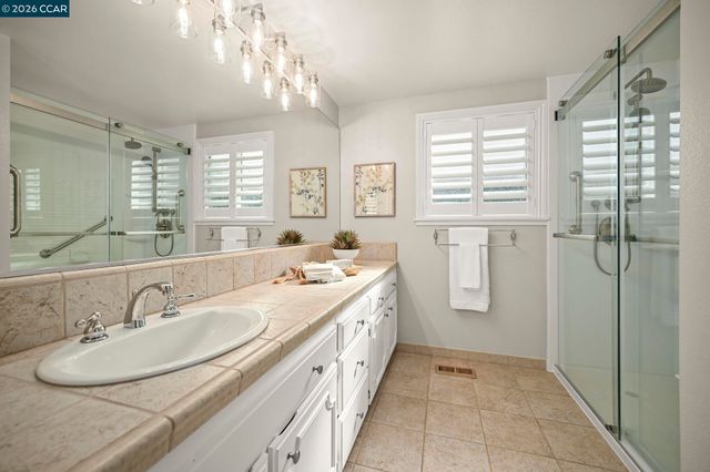 216 Royal Saint Ct, Danville, CA 94526