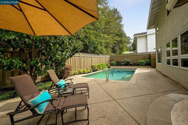 216 Royal Saint Ct, Danville, CA 94526