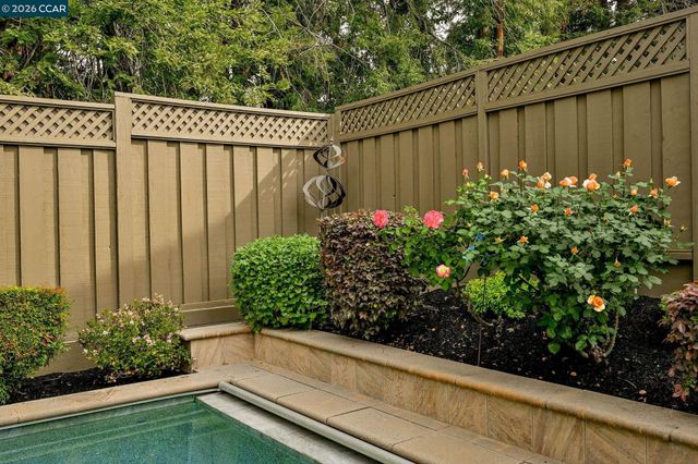 216 Royal Saint Ct, Danville, CA 94526