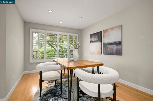 216 Royal Saint Ct, Danville, CA 94526