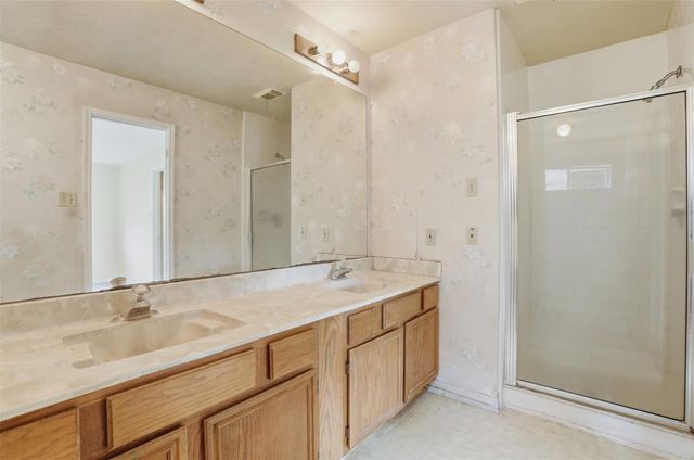 15810 Pilgrim Hall Drive, Friendswood, TX 77546