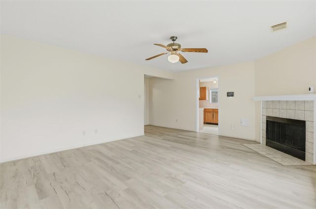 15810 Pilgrim Hall Drive, Friendswood, TX 77546