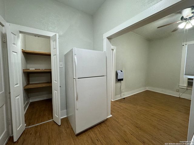 407 E Locust St Apt 2, San Antonio, TX 78212