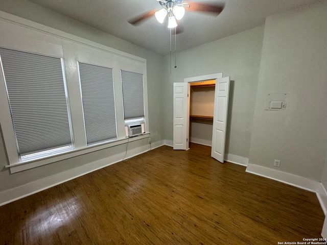 407 E Locust St Apt 2, San Antonio, TX 78212