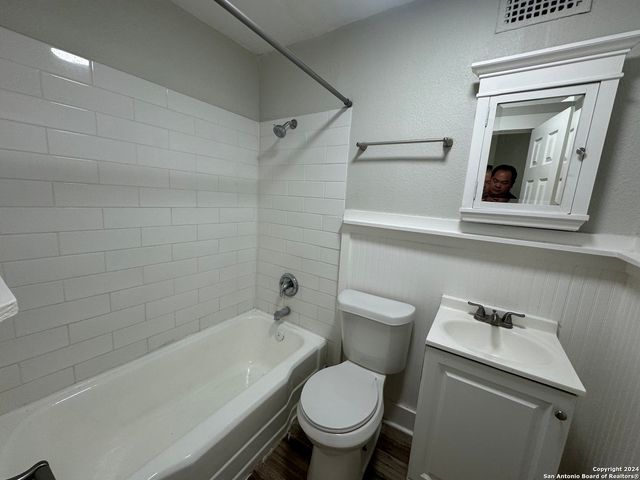 407 E Locust St Apt 2, San Antonio, TX 78212
