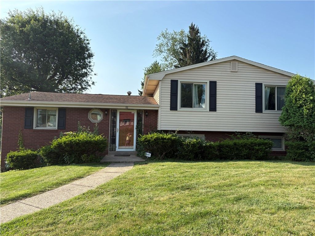 111 Hemlock Ln, Monroeville, PA 15146