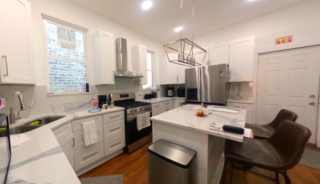 3741 W Dickens Avenue, Chicago, IL 60647