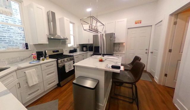 3741 W Dickens Avenue, Chicago, IL 60647