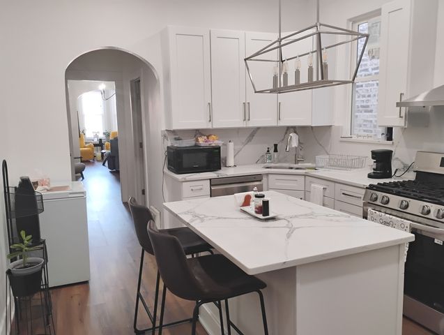 3741 W Dickens Avenue, Chicago, IL 60647