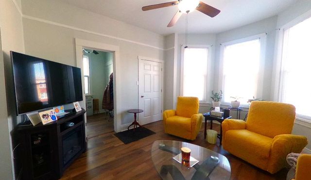 3741 W Dickens Avenue, Chicago, IL 60647