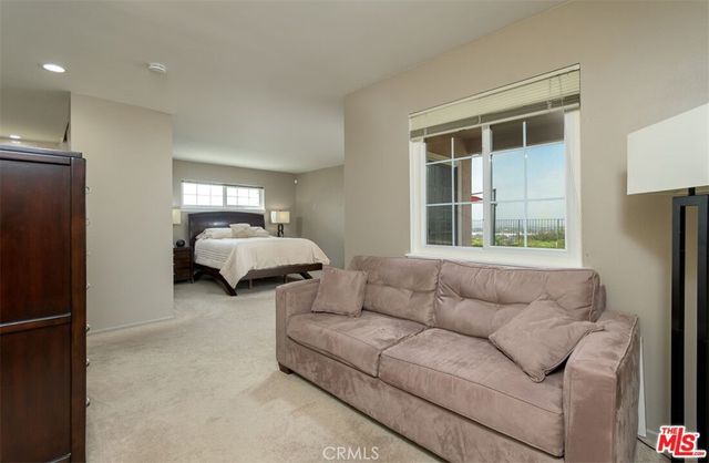 8471 Vine Valley, Los Angeles, CA 91352