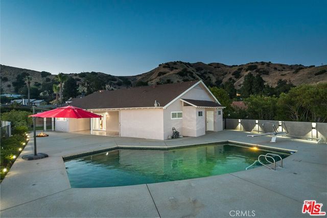 8471 Vine Valley, Los Angeles, CA 91352