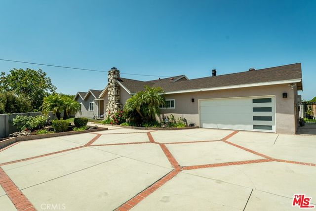 8471 Vine Valley, Los Angeles, CA 91352