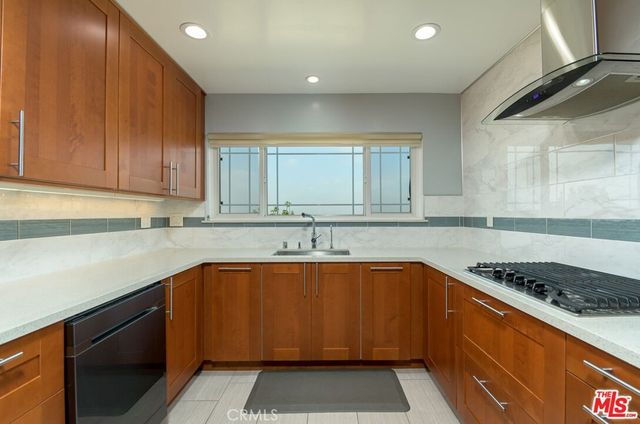 8471 Vine Valley, Los Angeles, CA 91352