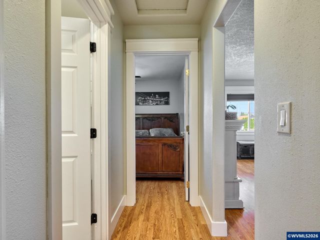 150 S Sheridan St, Mt Angel, OR 97362