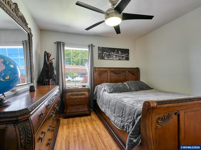 150 S Sheridan St, Mt Angel, OR 97362