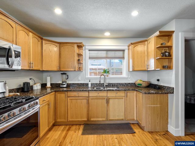 150 S Sheridan St, Mt Angel, OR 97362