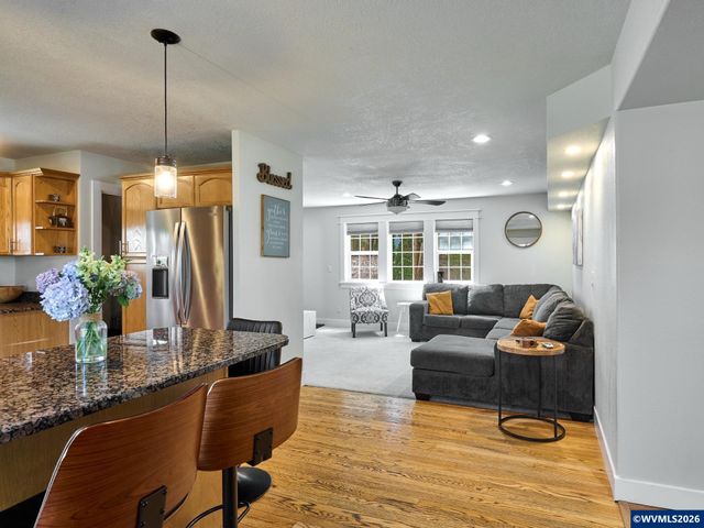 150 S Sheridan St, Mt Angel, OR 97362