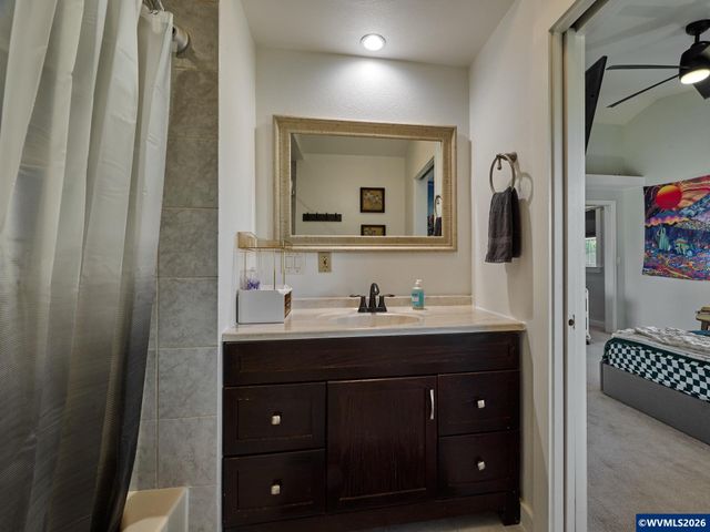 150 S Sheridan St, Mt Angel, OR 97362