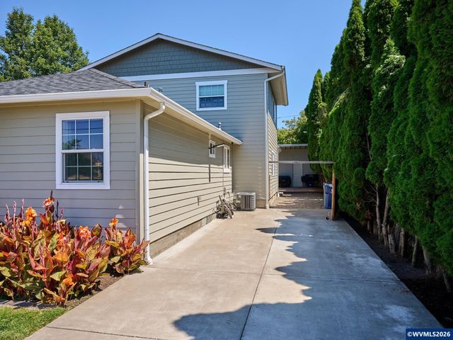 150 S Sheridan St, Mt Angel, OR 97362