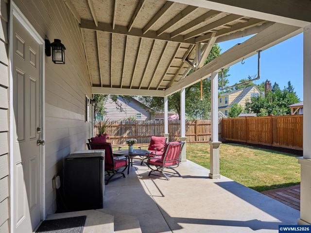 150 S Sheridan St, Mt Angel, OR 97362