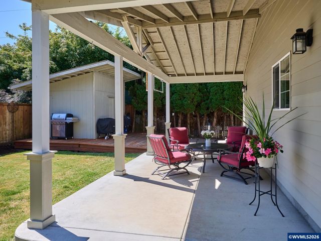 150 S Sheridan St, Mt Angel, OR 97362